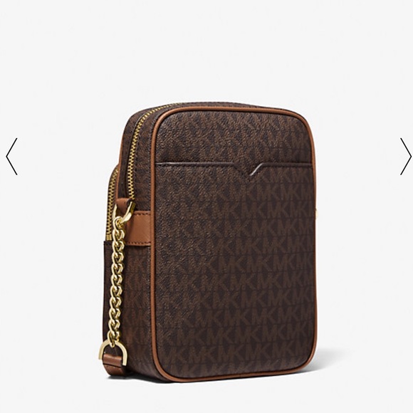 MICHAEL KORS
Jet Set Travel Medium Logo Crossbody Flight Bag
Style # 35F1GTVC2B - Picture 4 of 16